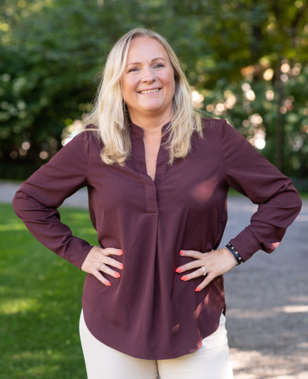Anna Drozdowska, Office Manager